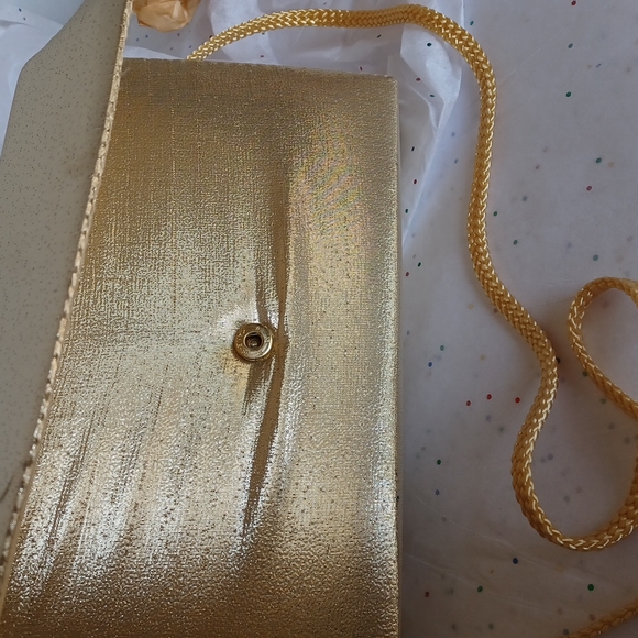 Vintage La Regale Gold Satin Clutch - Picture 6 of 10